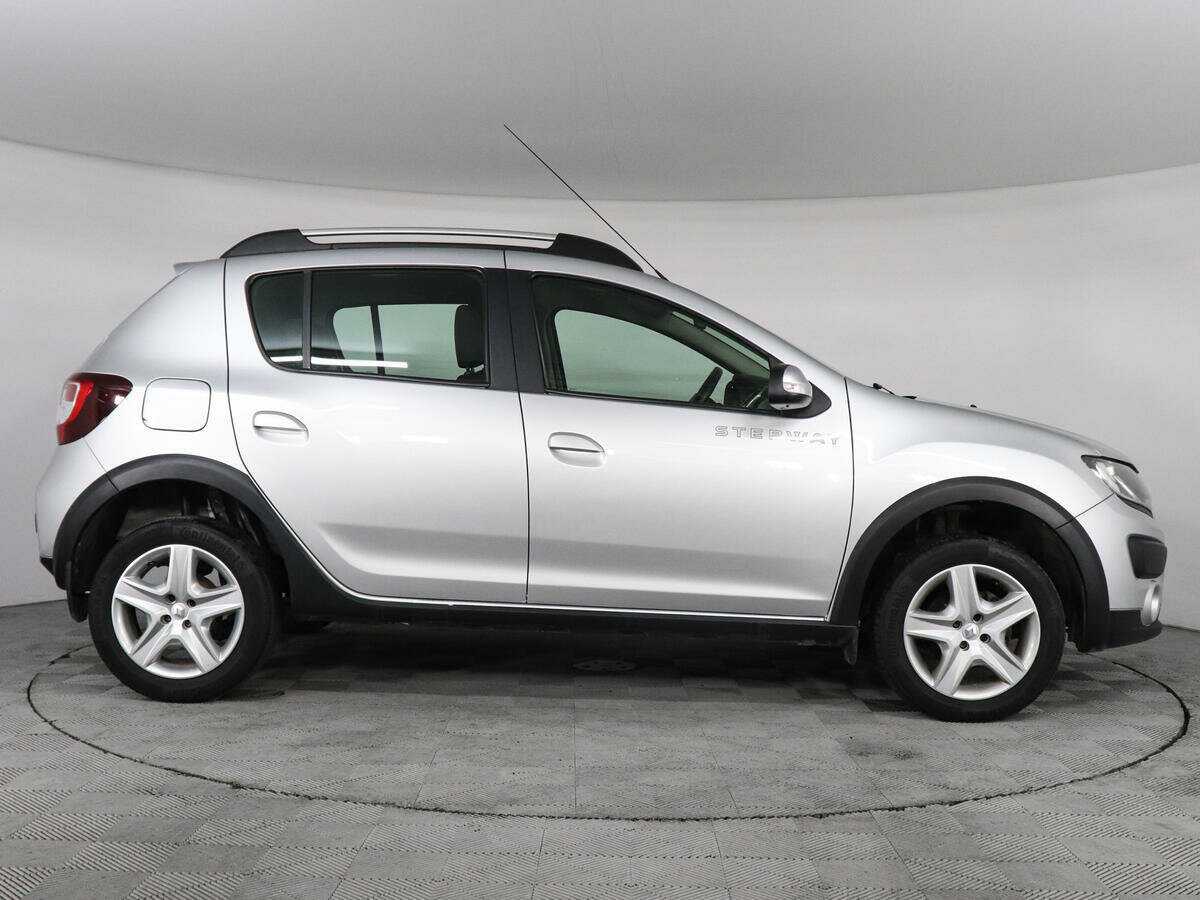 Купить Renault Sandero Stepway, 2016, 85 990 км, фото №4