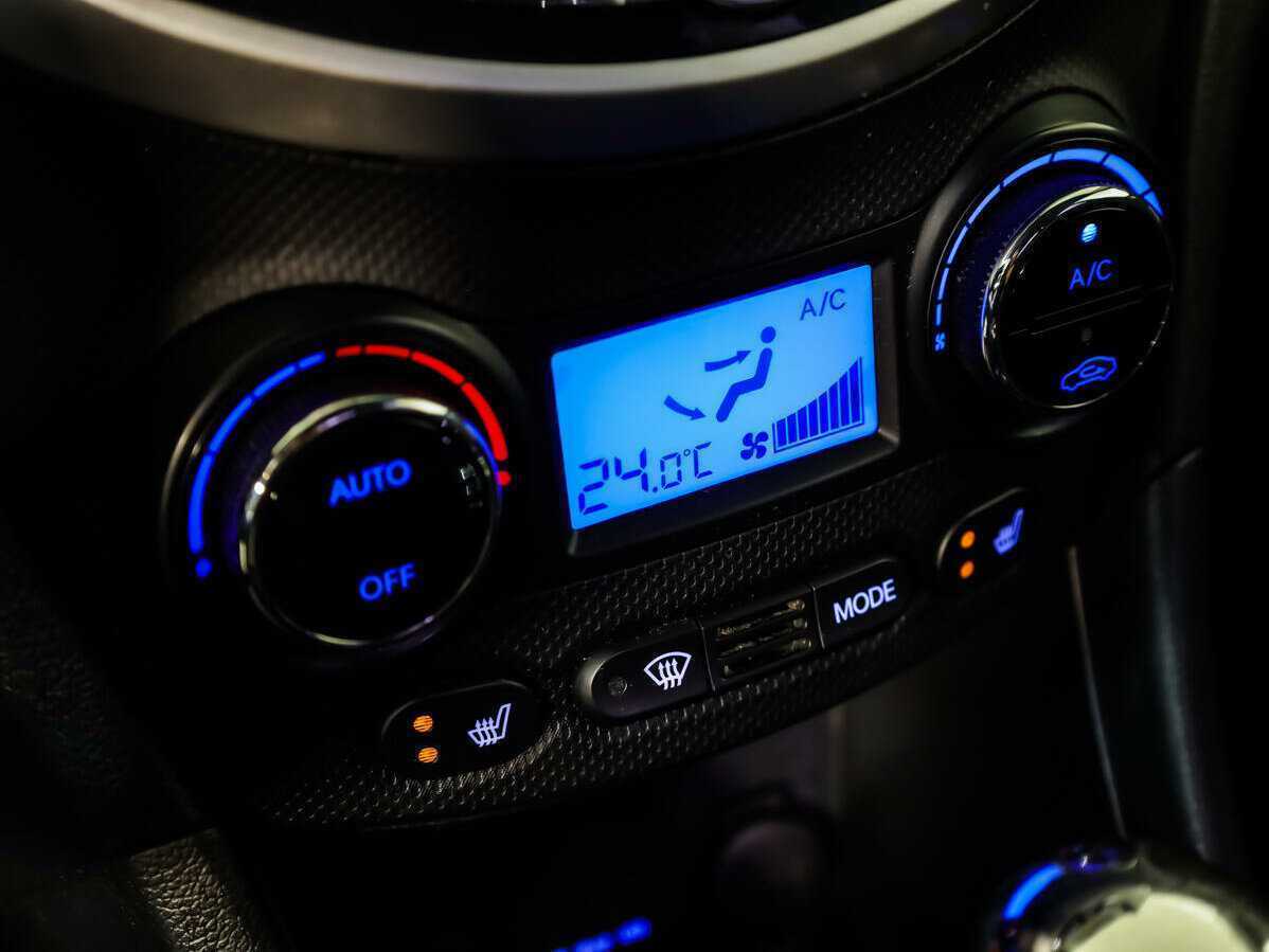 Купить Hyundai Solaris, 2012, 127 497 км, фото №14