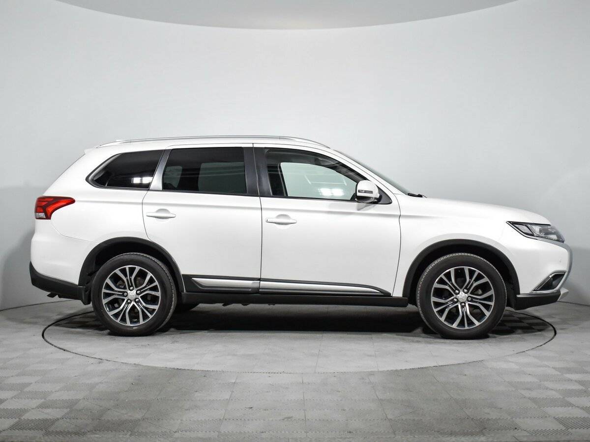 Купить Mitsubishi Outlander, 2018, 69 473 км, фото №4