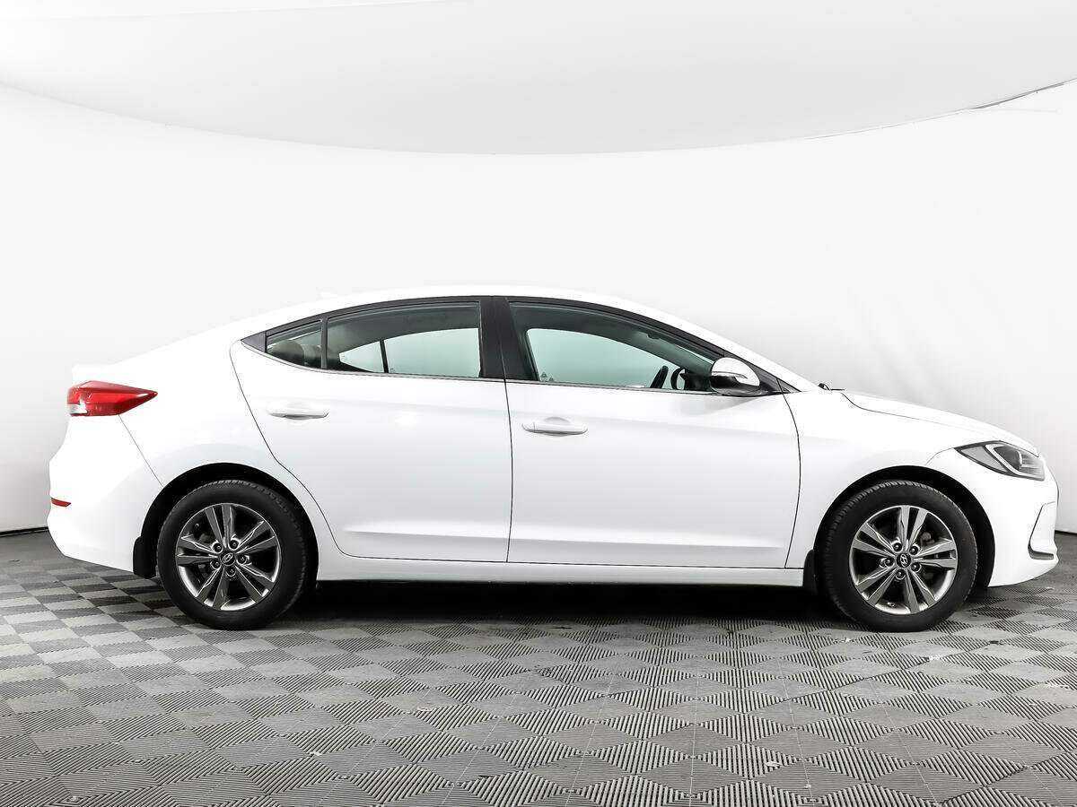 Купить Hyundai Elantra, 2017, 112 000 км, фото №4