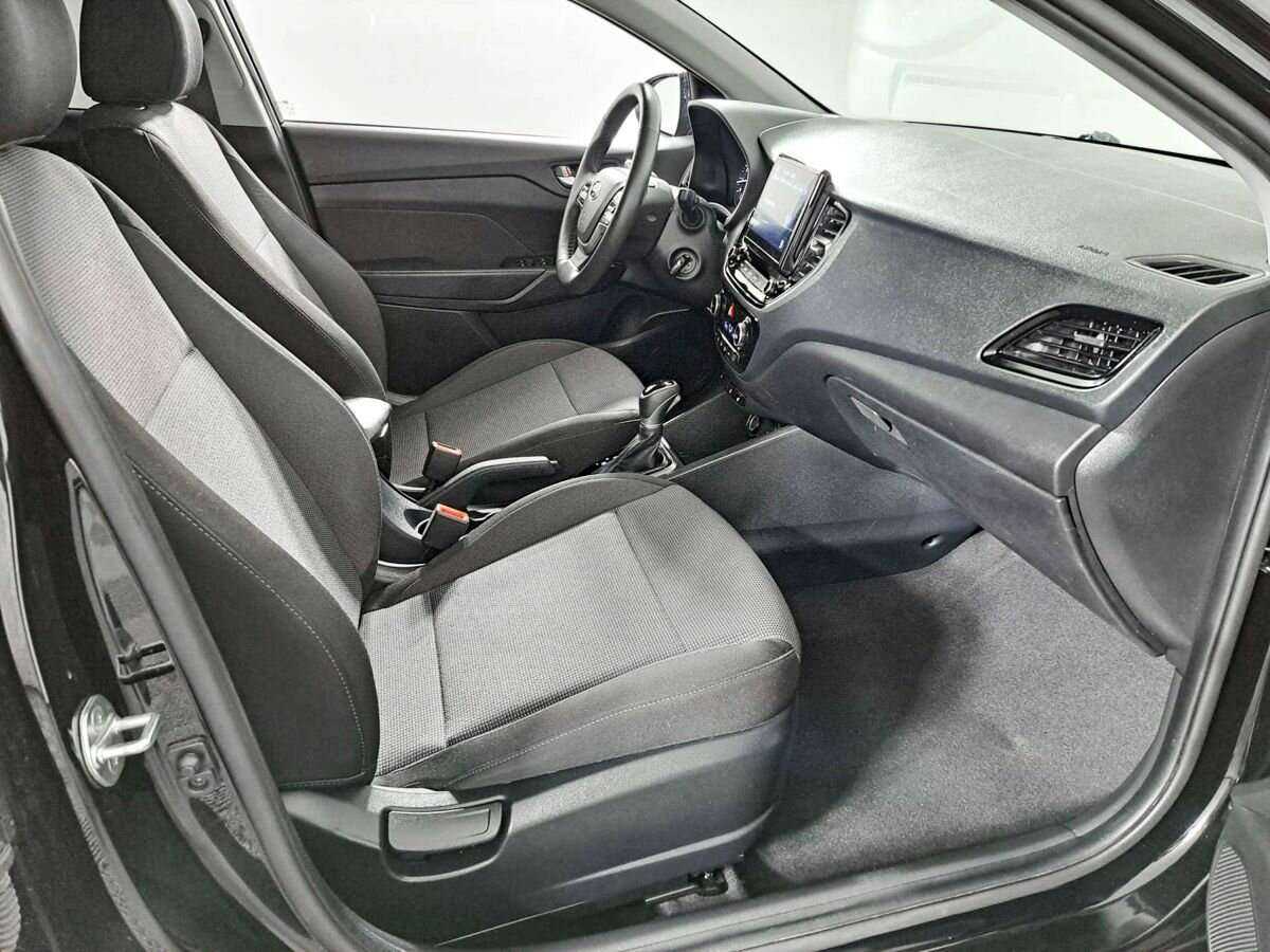 Купить Hyundai Solaris, 2022, 27 370 км, фото №9