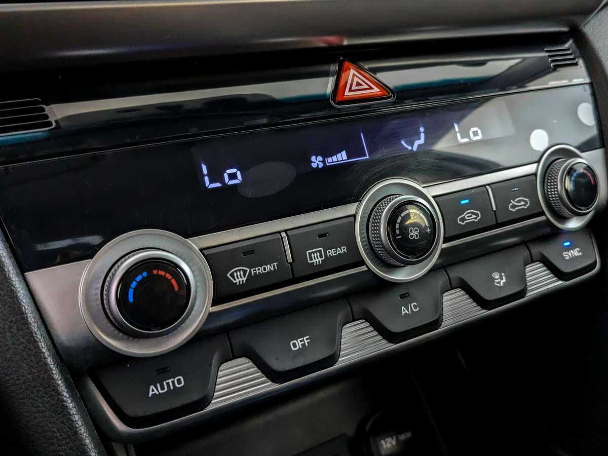 Купить Hyundai Elantra, 2020, 75 339 км, фото №20