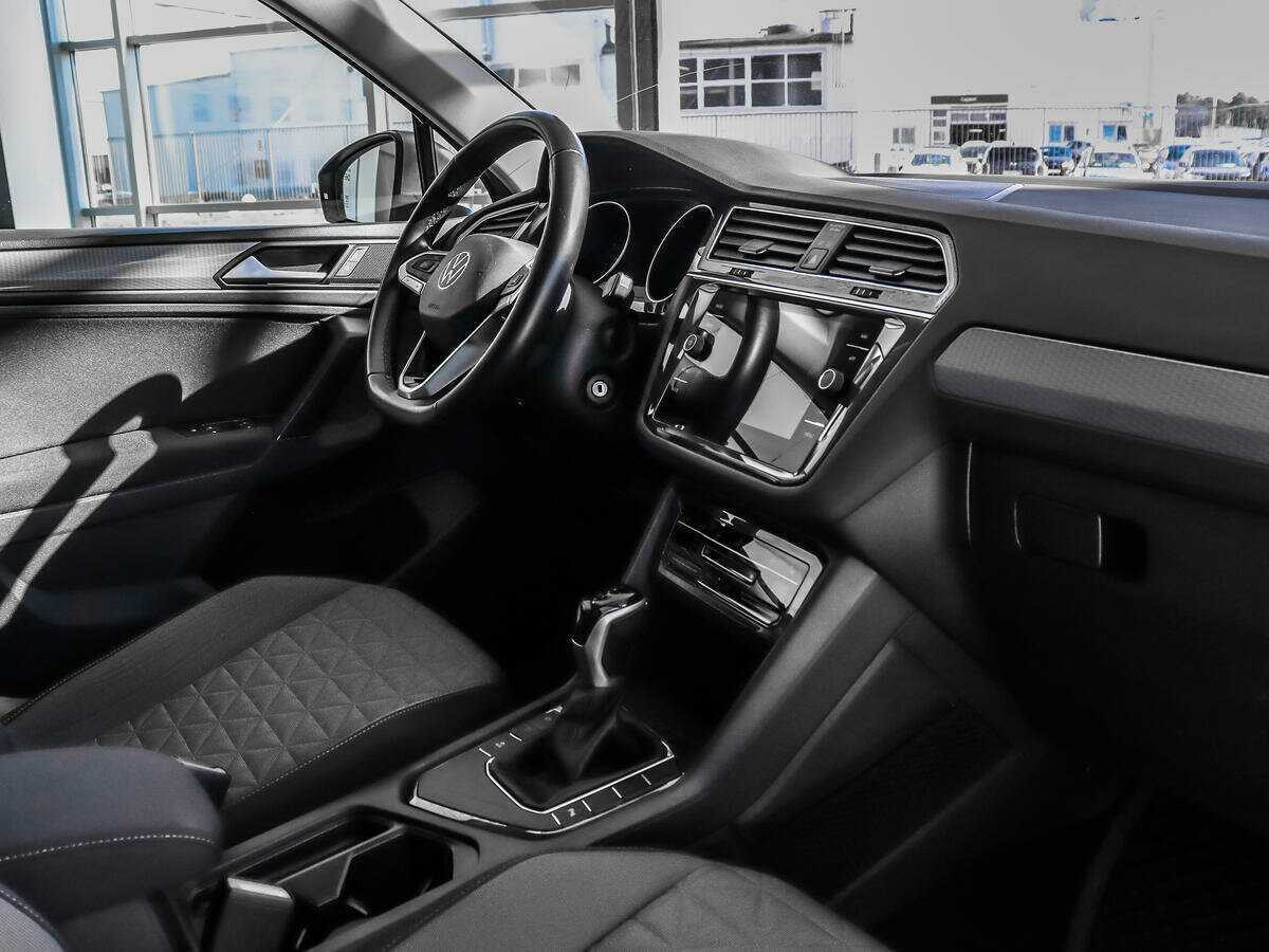 Купить Volkswagen Tiguan, 2021, 71 000 км, фото №11